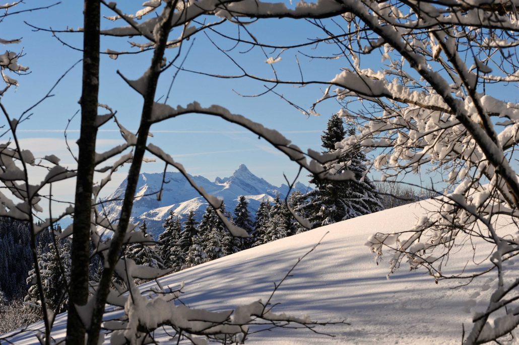 Snowshoeing trail of Bramus near Chamonix